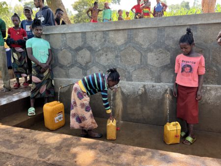 Boreda: Wasserprojekt, Familien können sich hier Trinkwasser holen